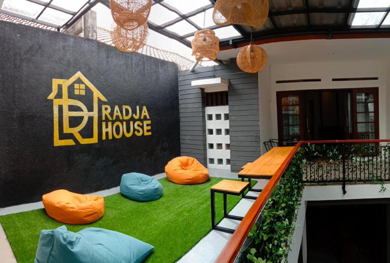 Radja House Cipaku Indah Villa Bandung Exteriör bild