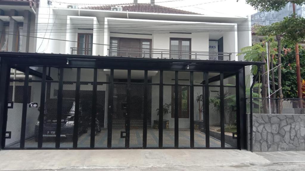 Radja House Cipaku Indah Villa Bandung Exteriör bild