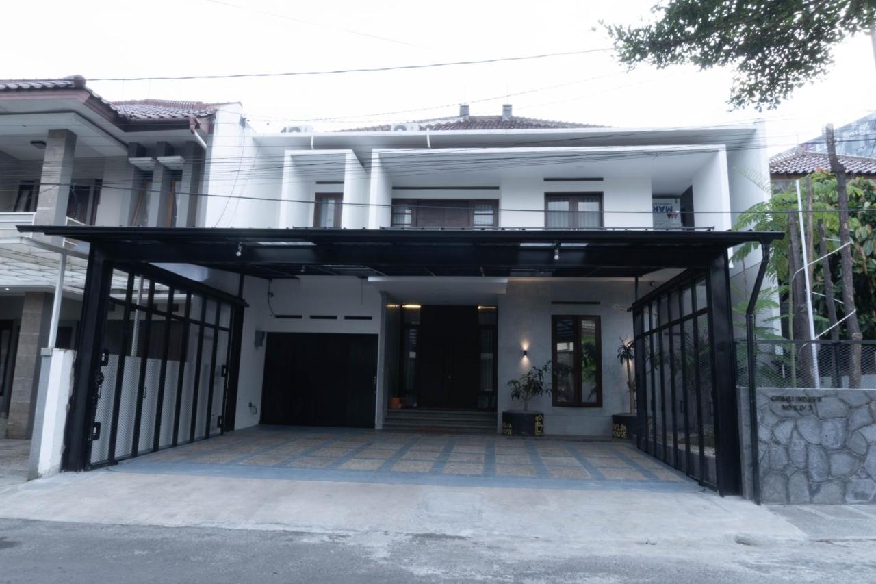 Radja House Cipaku Indah Villa Bandung Exteriör bild