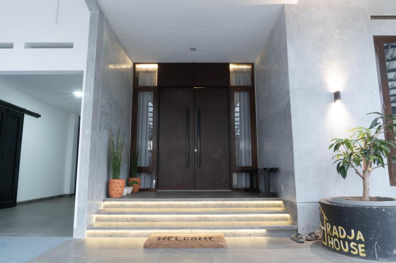 Radja House Cipaku Indah Villa Bandung Exteriör bild